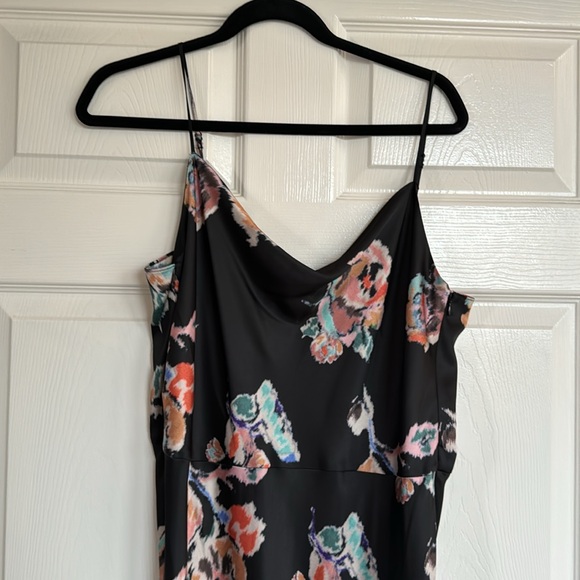 Vince Printed Satin Black Floral Slip Dress NWT - Picture 6 of 13